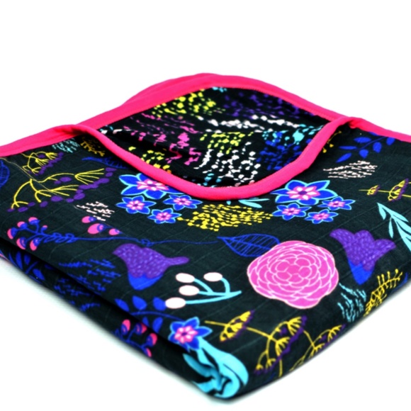Cuddle Blanket - Posies - Picture 1 of 4